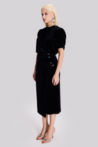 Aksesuar Detaylı Midi Boy Kadife Etek