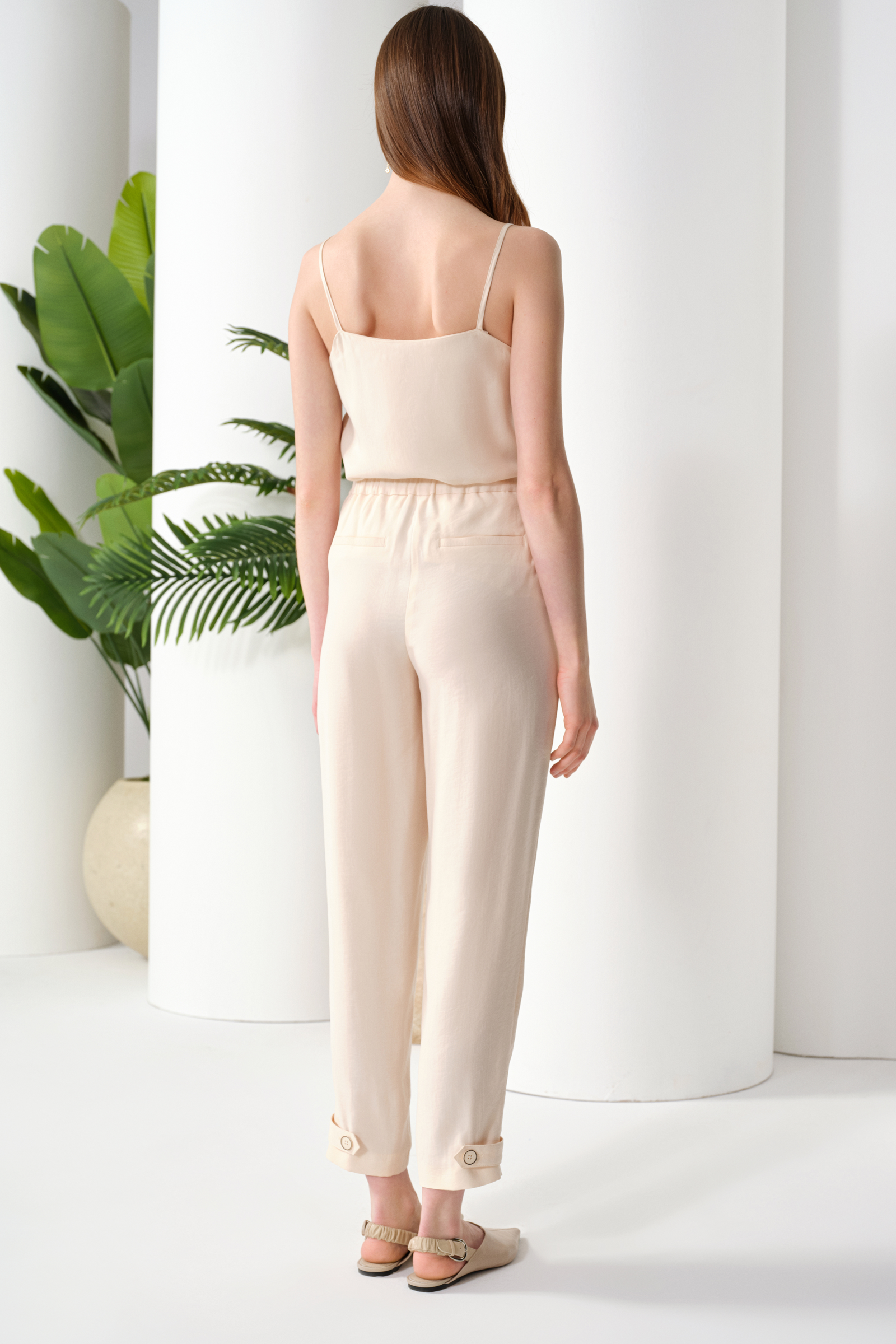 Paça Detaylı Yumuşak Dokulu Pantolon