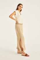 Yırtmaç Detaylı Nakışlı Pantolon