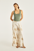 Yırtmaç Detaylı Pantolon