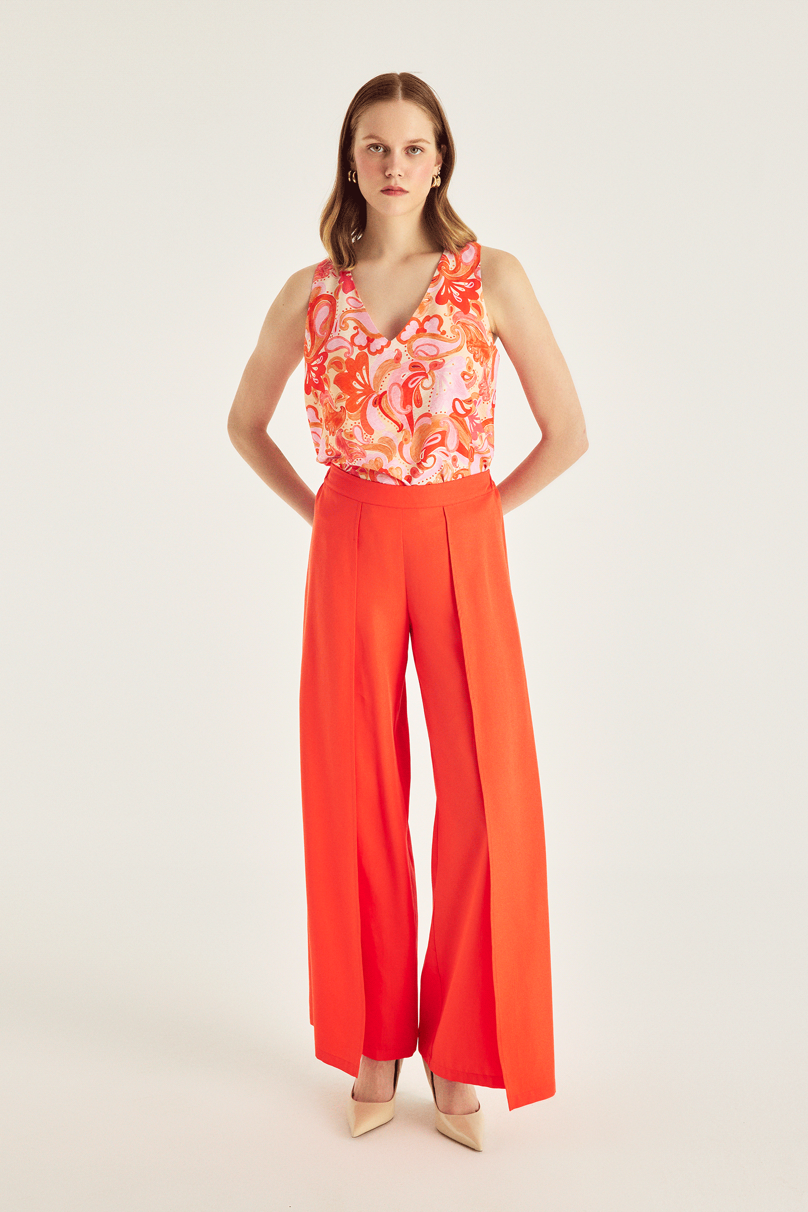 Yırtmaç Detaylı Pantolon