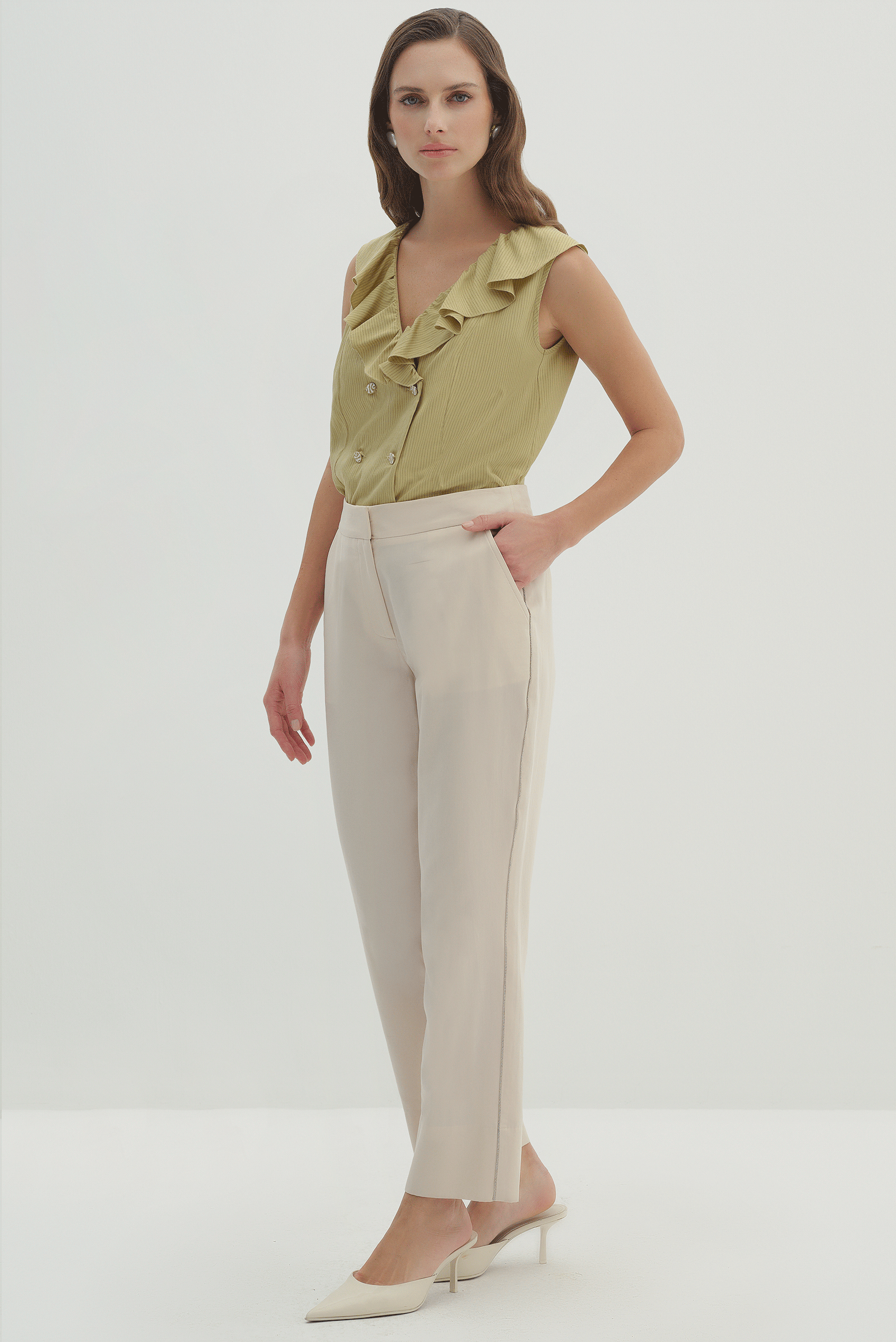 Yanları Şerit Detaylı Pantolon