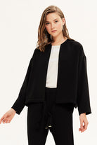 Bağcıklı Dökümlü Kısa Ceket