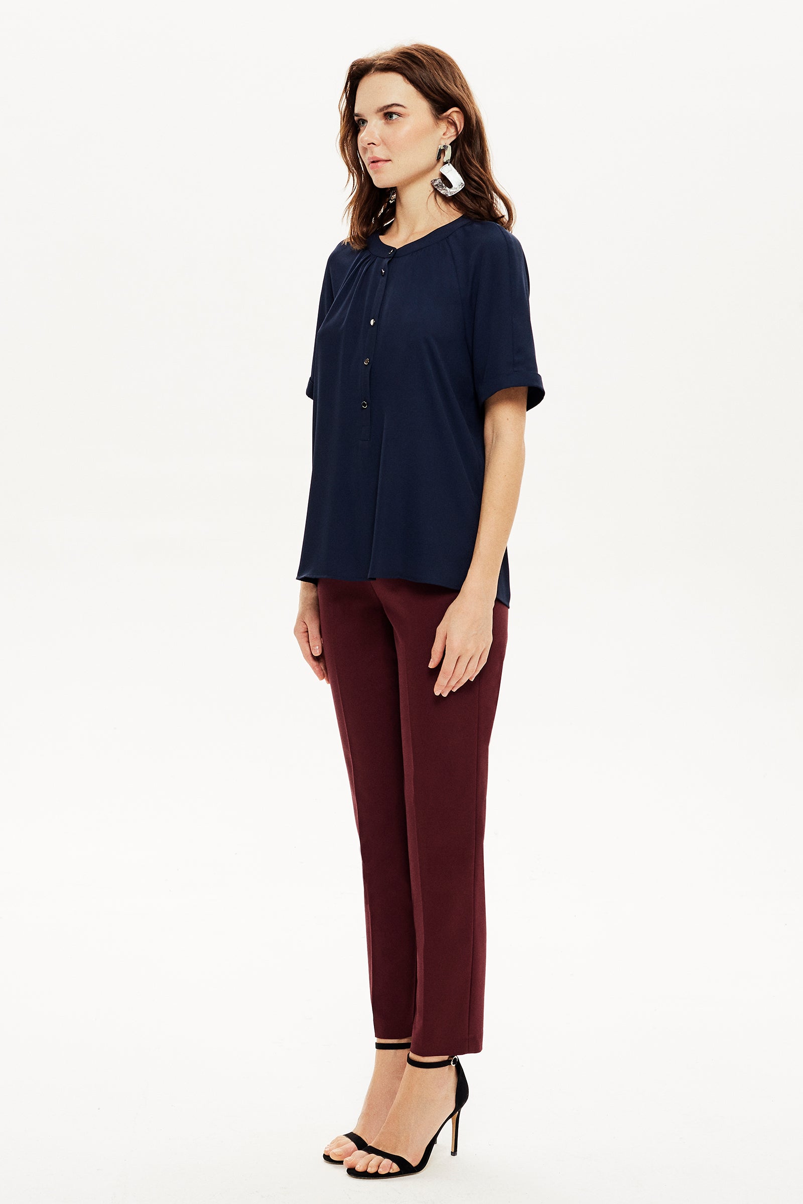 Yarım Patlı Dökümlü Bluz