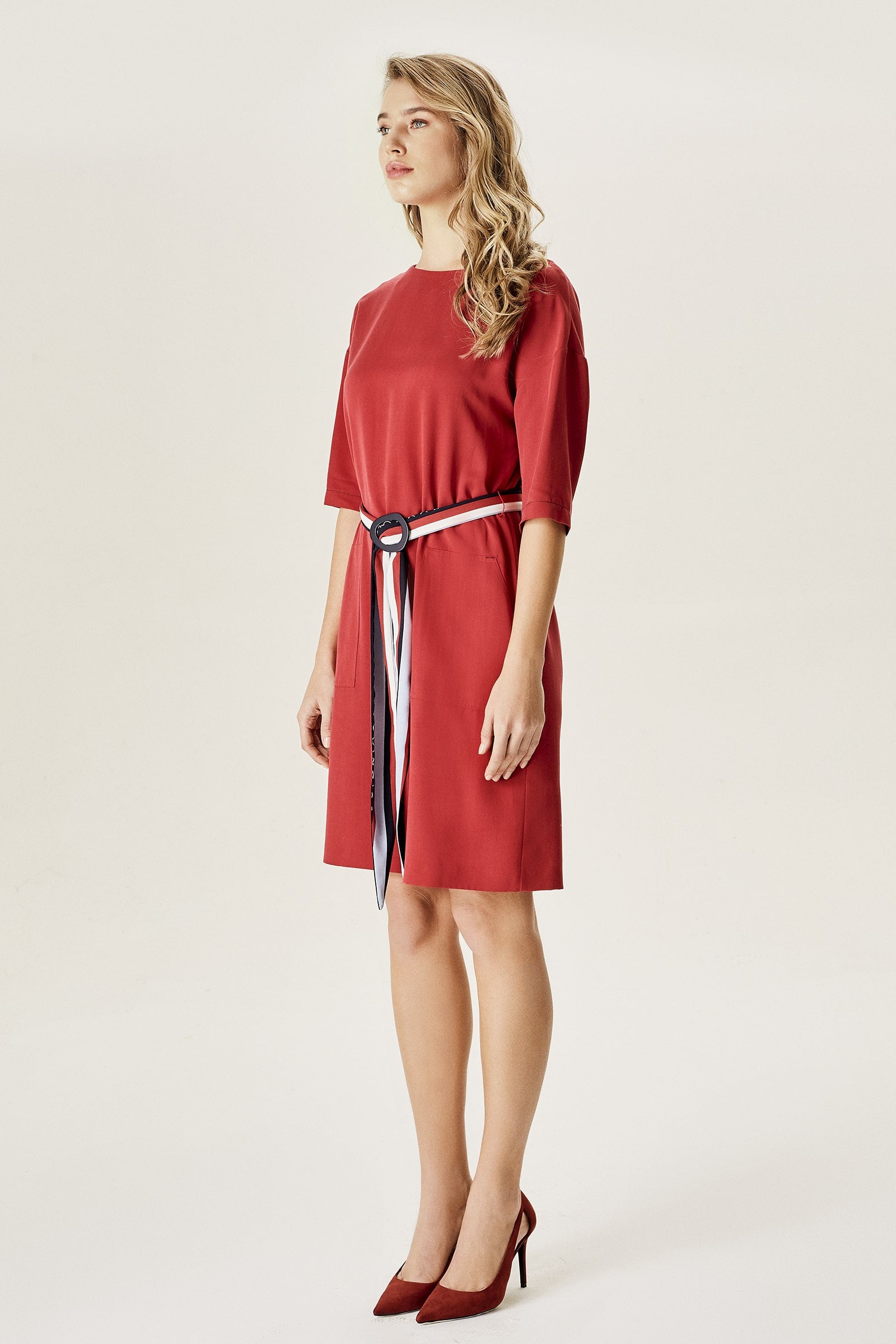 Yarasa Kollu Kuşaklı Elbise