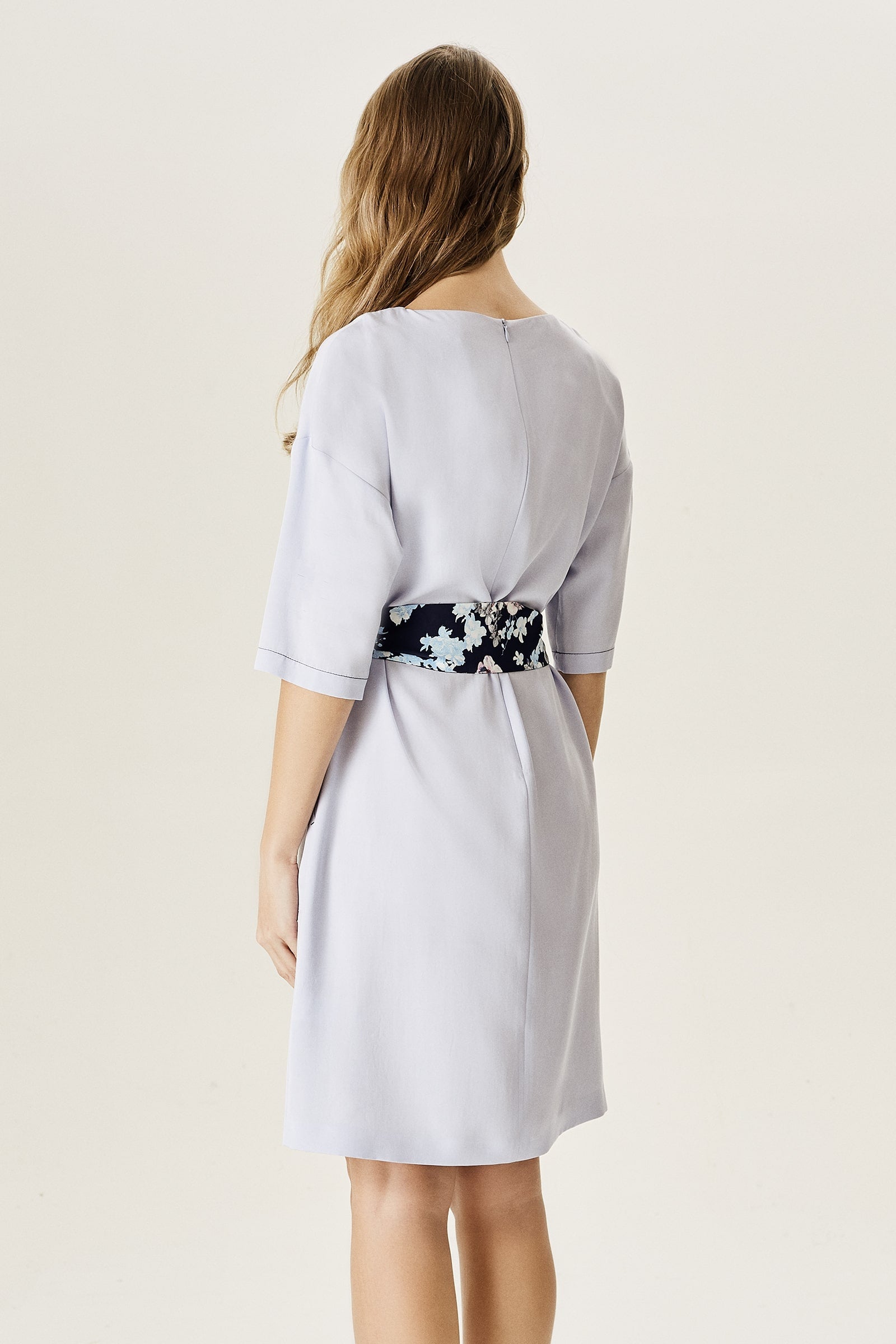 Yarasa Kollu Kuşaklı Elbise