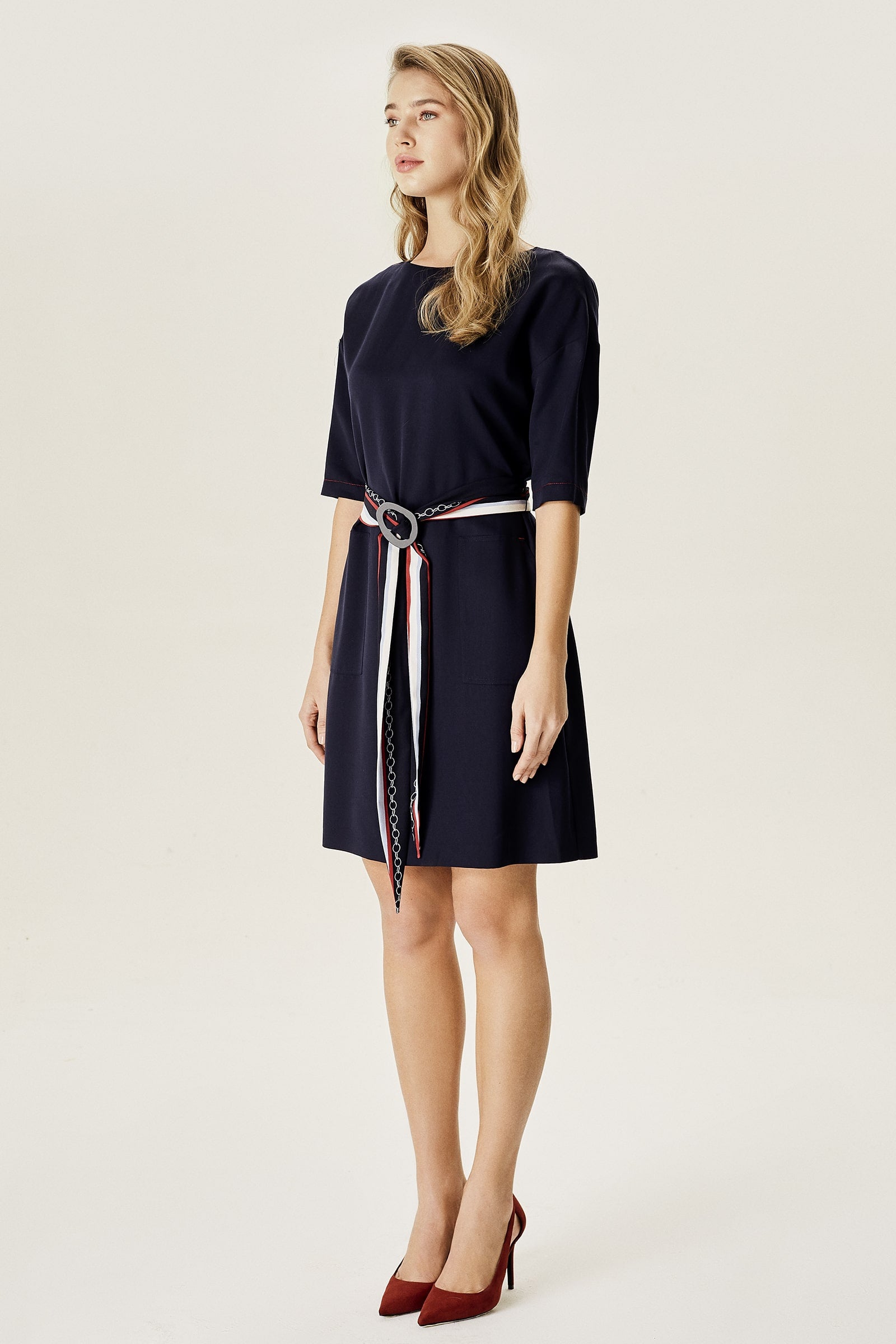 Yarasa Kollu Kuşaklı Elbise