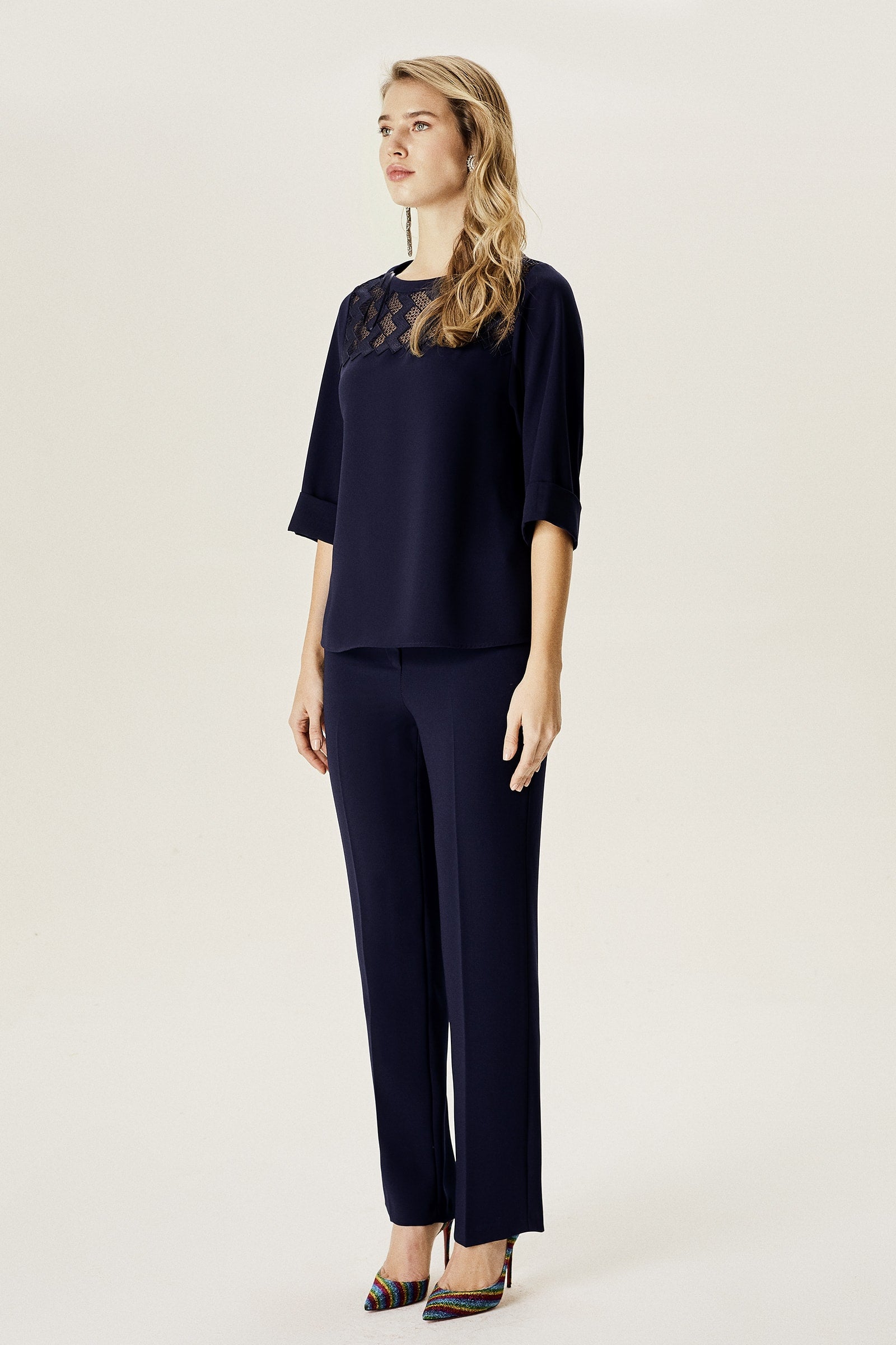 Güpür Detaylı Bluz