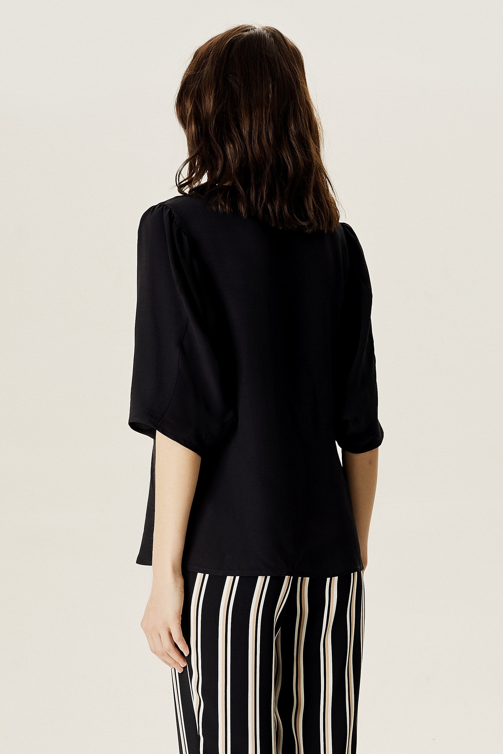 Yarasa Kollu Dökümlü Bluz