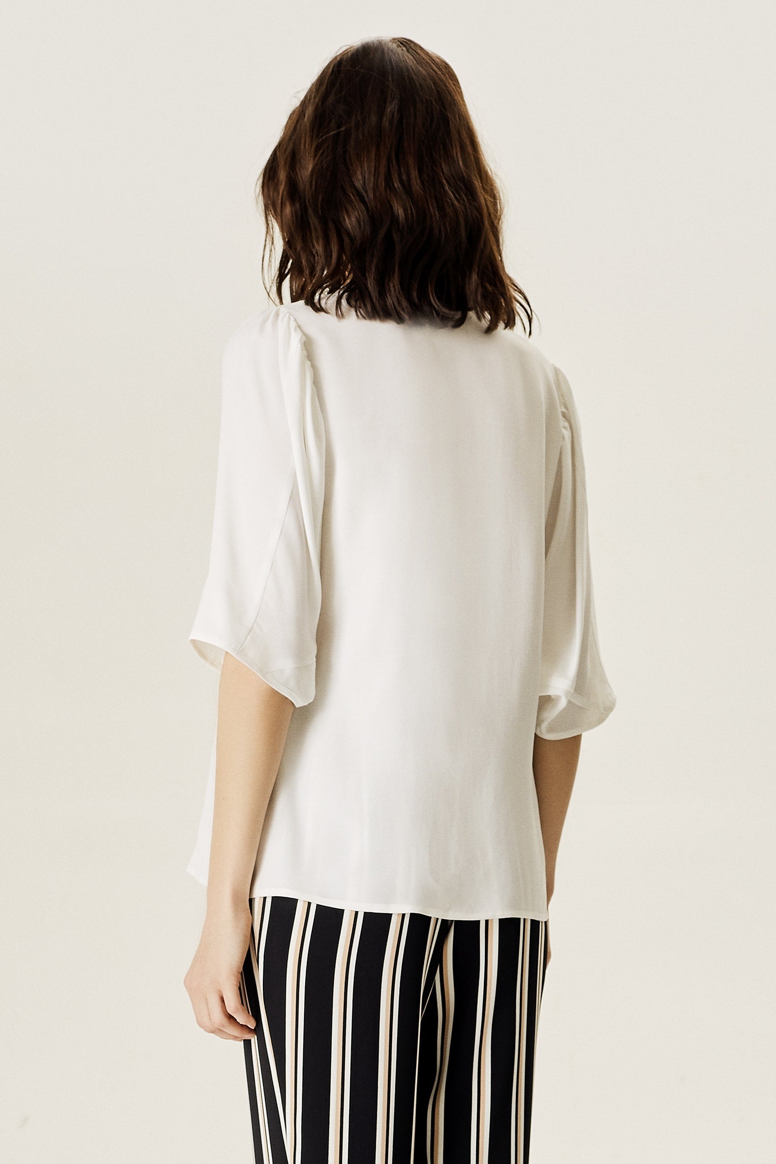 Yarasa Kollu Dökümlü Bluz