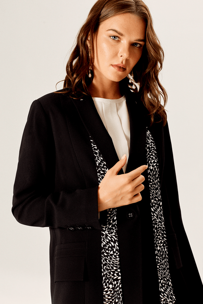 Fularlı Cep Detaylı Blazer Ceket
