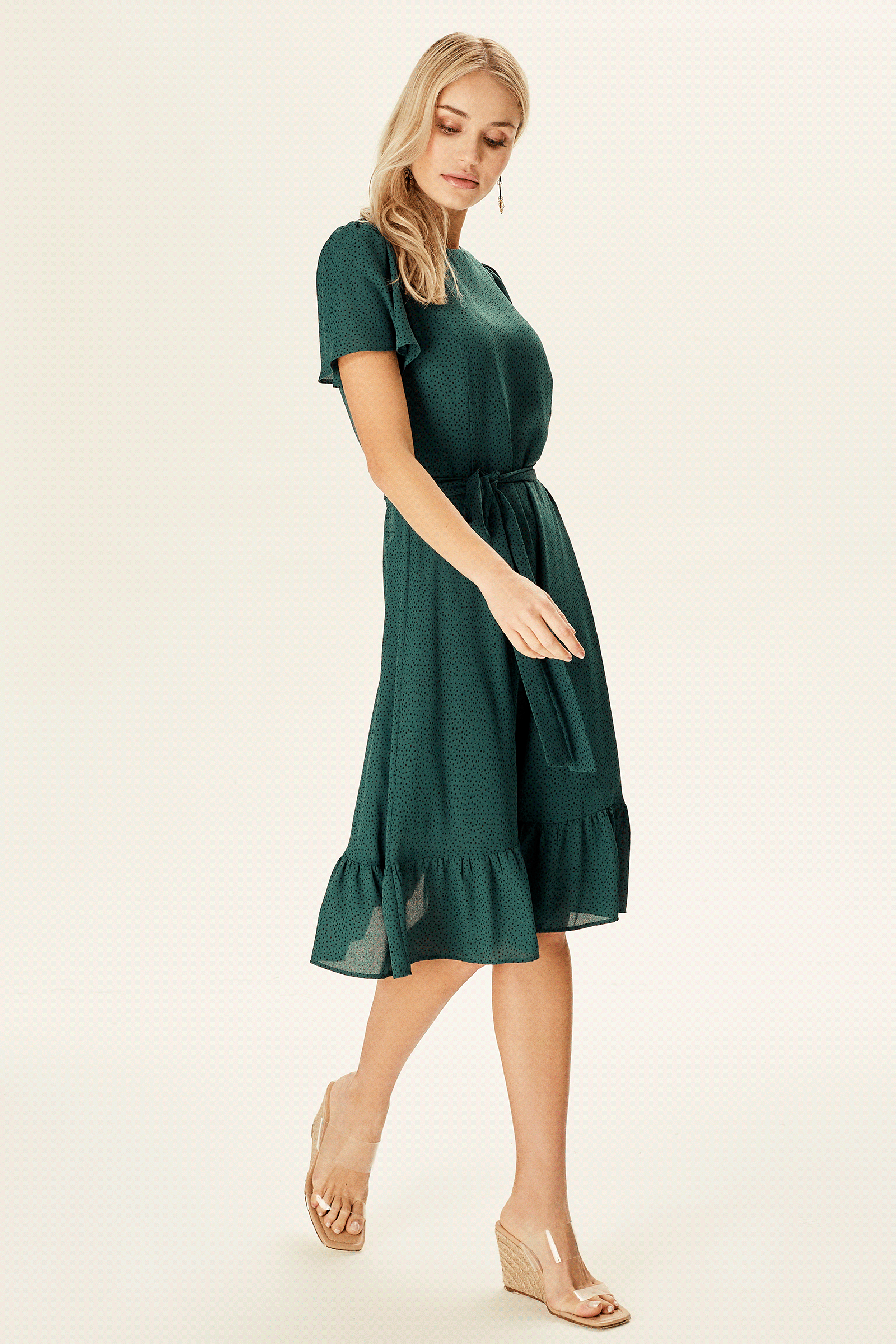 Beli Kuşaklı Elbise