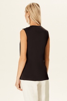 Pile Detaylı Kolsuz Bluz