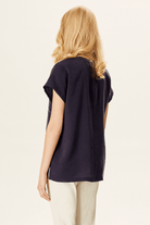 Zincir Aksesuarlı Düşük Kollu Bluz