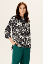 Yanı Yırtmaçlı Arkası Uzun Bluz