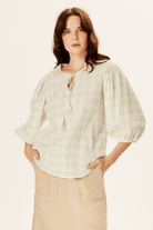 Balon Kollu Dökümlü Bluz