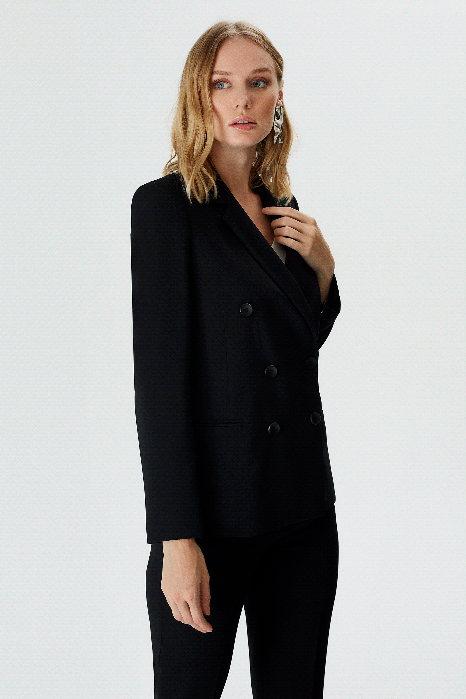 6 Düğmelli Klasik Ceket