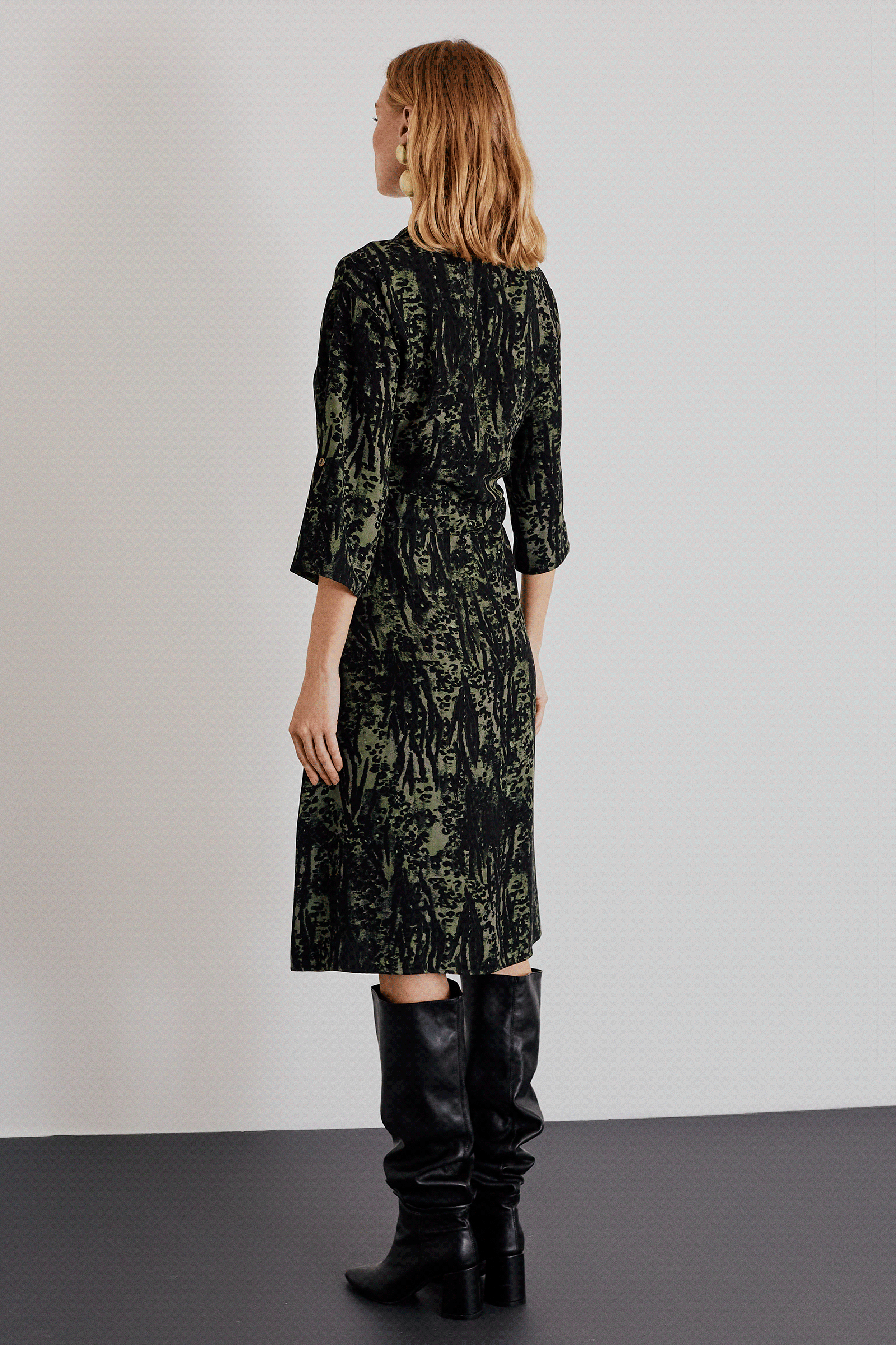 Yarım Patlı Kuşaklı Elbise