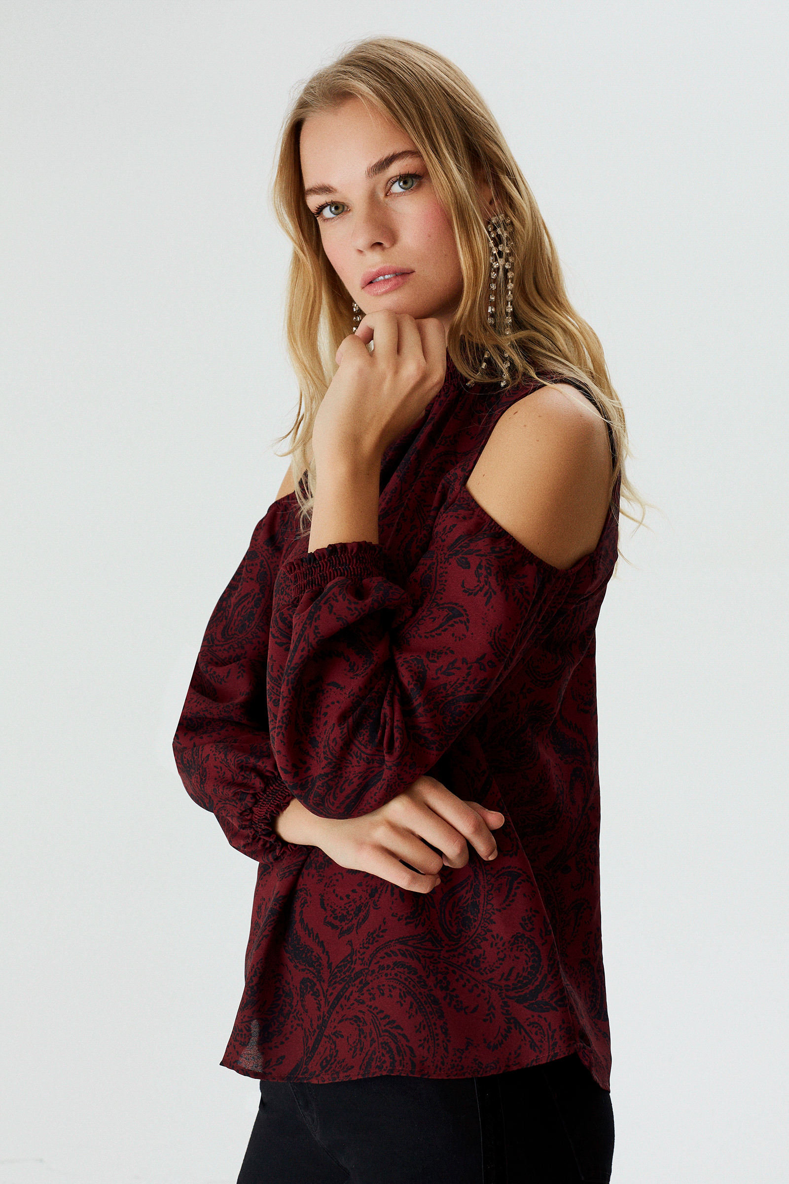 Omuz Dekolteli Gipeli Bluz