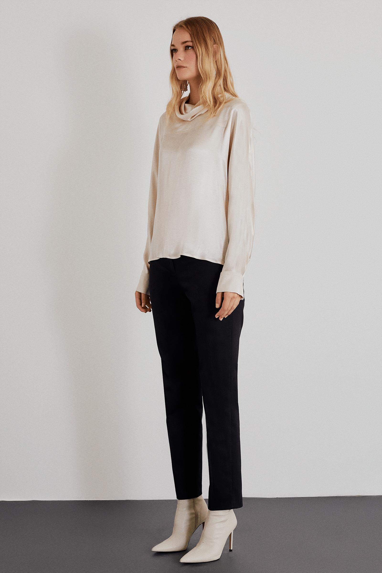 Yarasa Kol Dökümlü Bluz