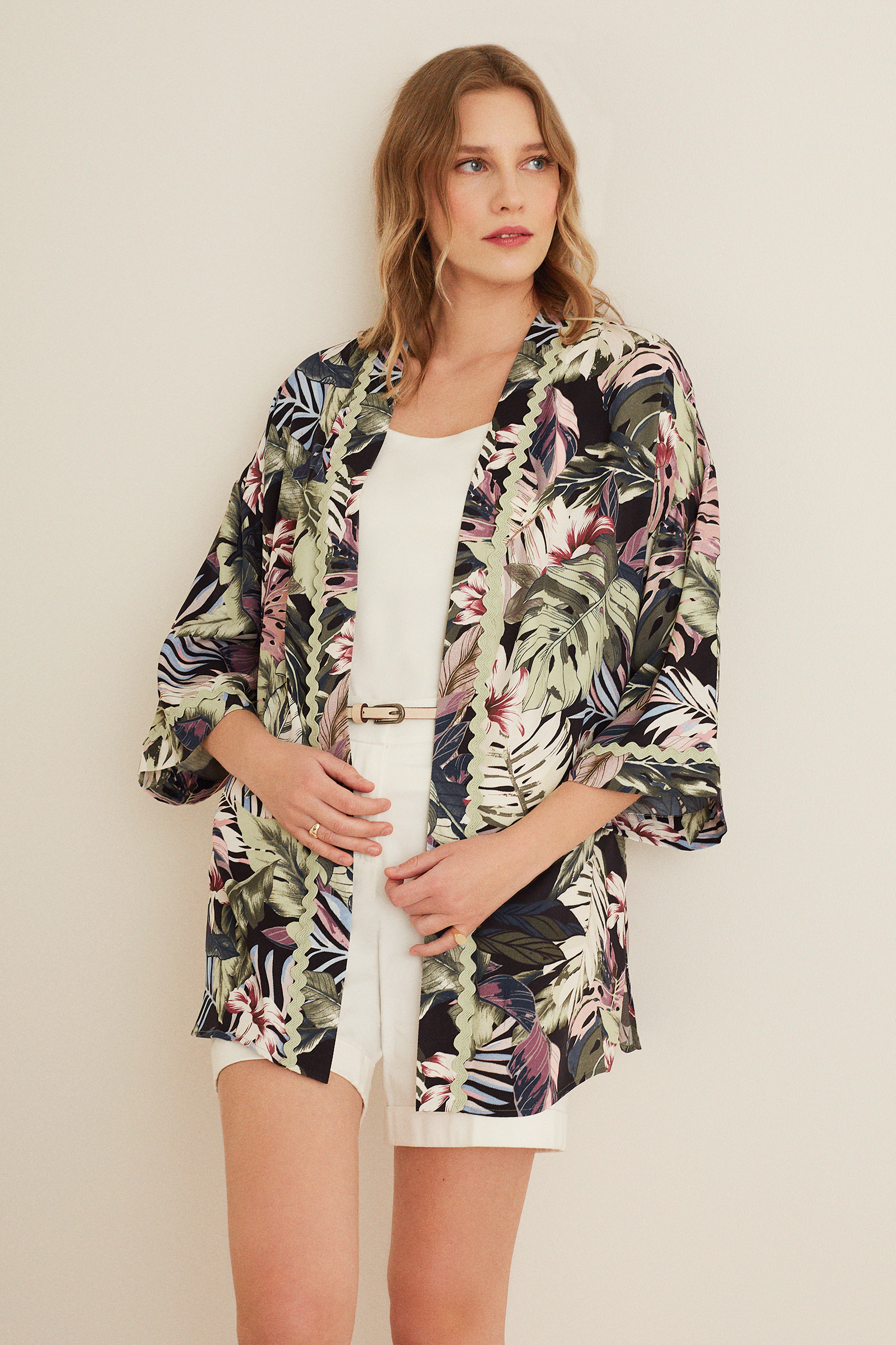 Truvakar Kol Desenli Kimono Ceket