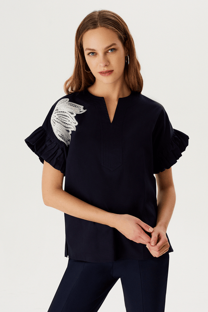 Düşük Balon Kollu Dantel Detaylı Poplin Bluz