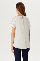 Düşük Kollu Yakası Dikiş Detaylı Bluz