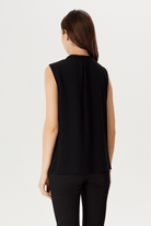 Yakası Bağlama Detaylı Kolsuz Bluz