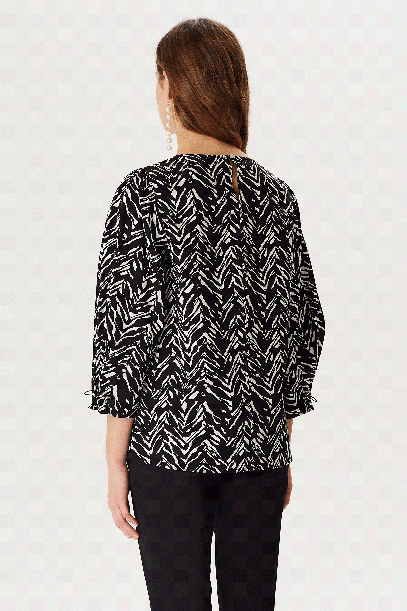 Balon Kollu Kol Ucu Detaylı Bluz