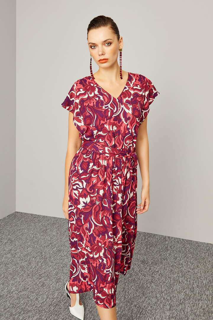 Beli Kuşaklı Desenli Midi Boy Elbise