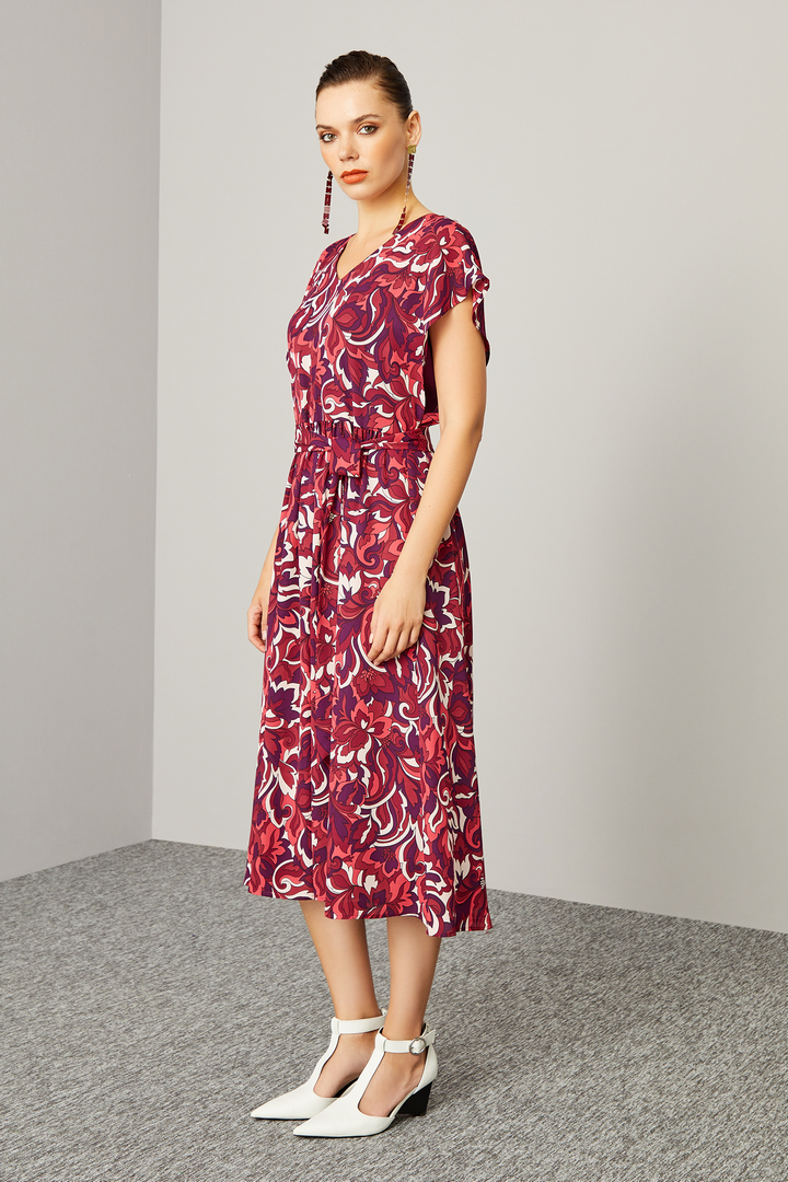 Beli Kuşaklı Desenli Midi Boy Elbise