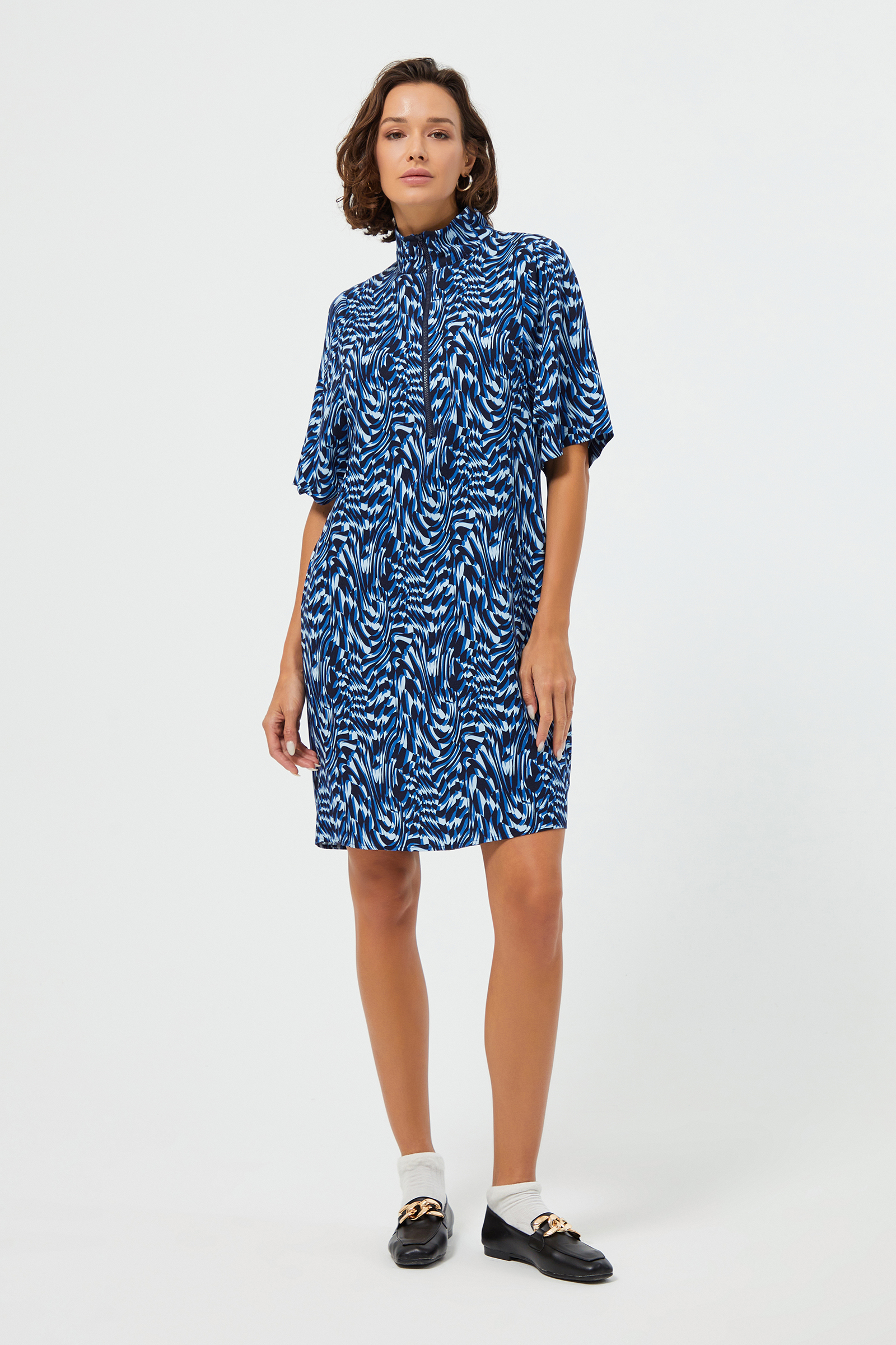 Dik Yakalı Fermuarlı Spor Elbise