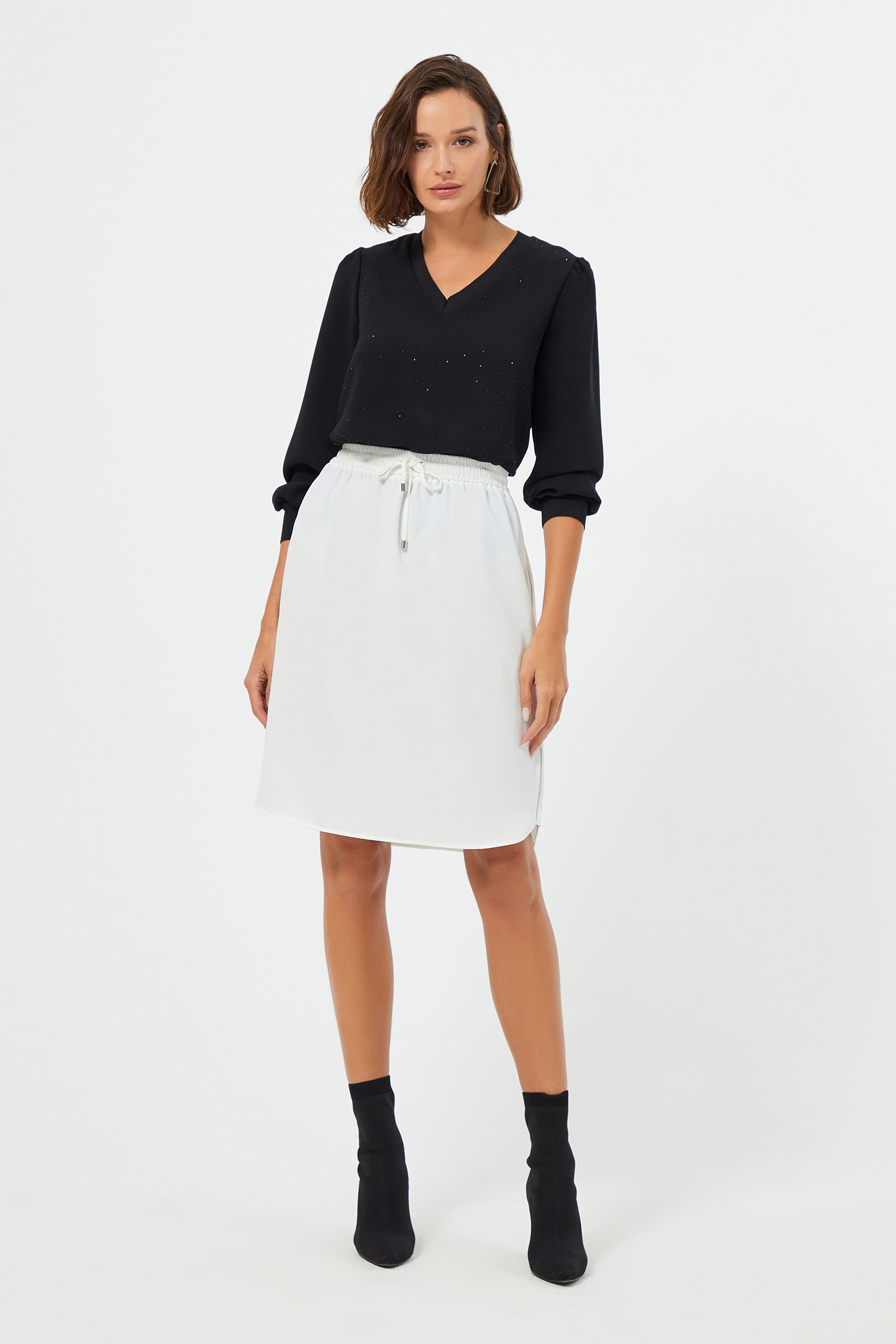 Yanları Şerit Detaylı Bağcıklı Etek