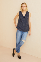 Püsküllü V Yaka Kolsuz Bluz