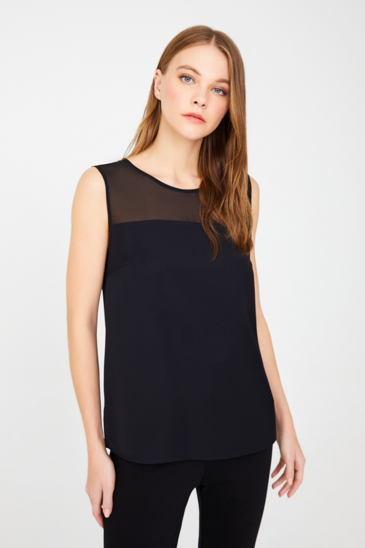 Üstü Transparan Kolsuz Bluz