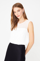 Üstü Transparan Kolsuz Bluz