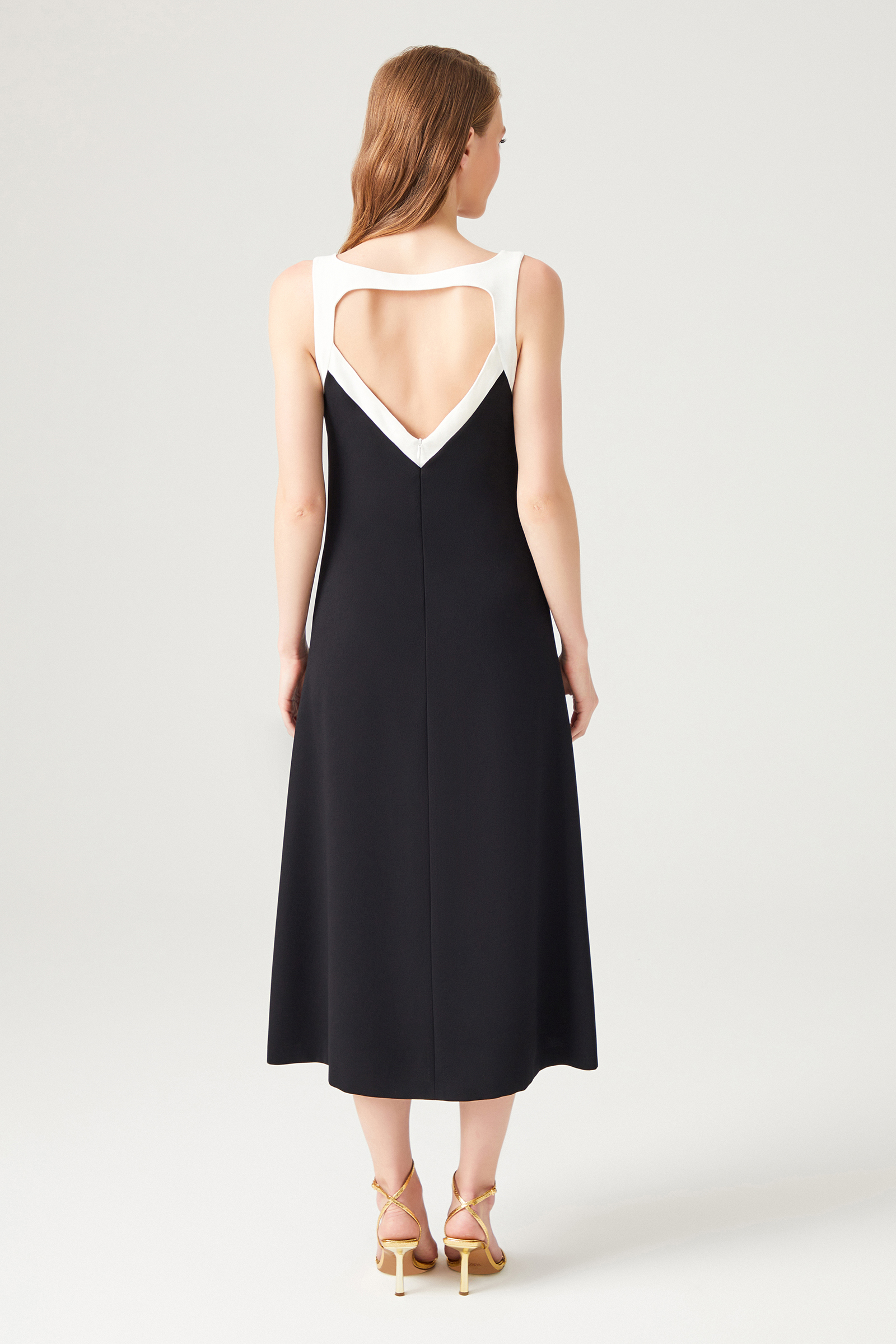 Sırt Detaylı Midi Boy Şık Elbise