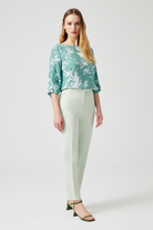 Aksesuar Detaylı Havuç Form Pantolon