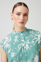 Bağlamalı Kolsuz Bluz