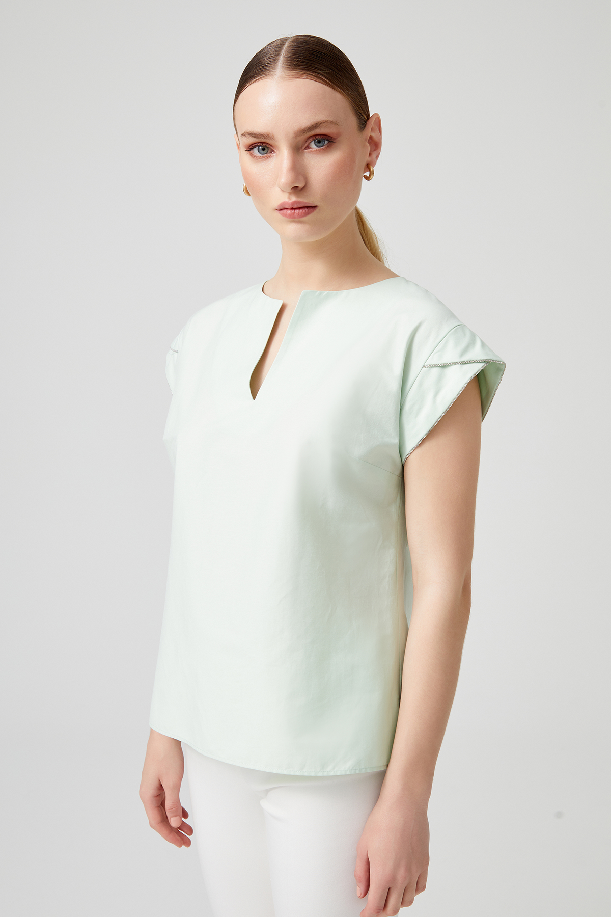 Kol Detaylı Poplin Bluz