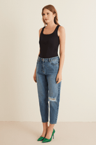 Dizi Yırtık Mom Fit Pantolon