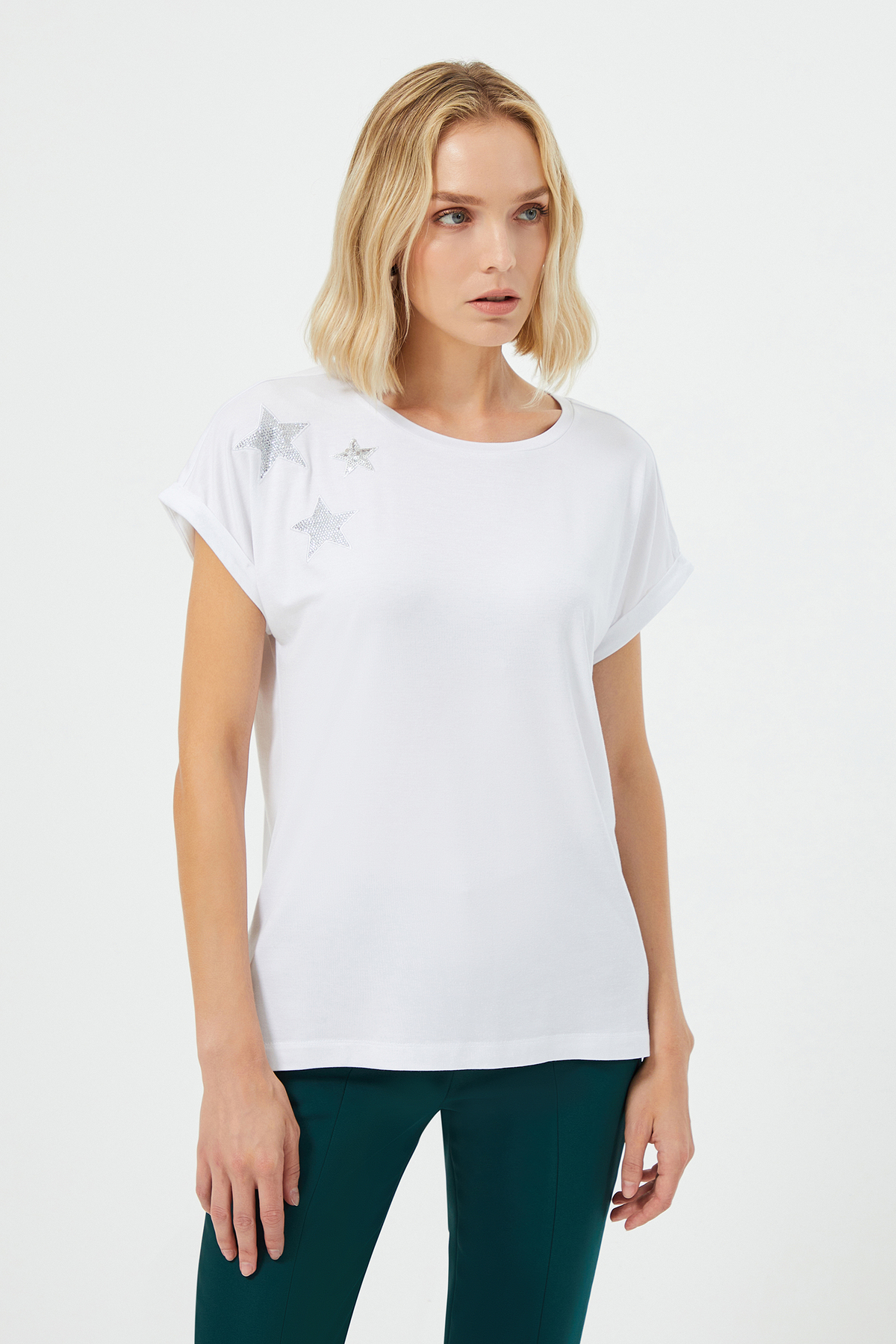 Yıldız Pul İşlemeli T-Shirt