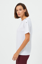 Omuzu Düğme Detaylı T-Shirt