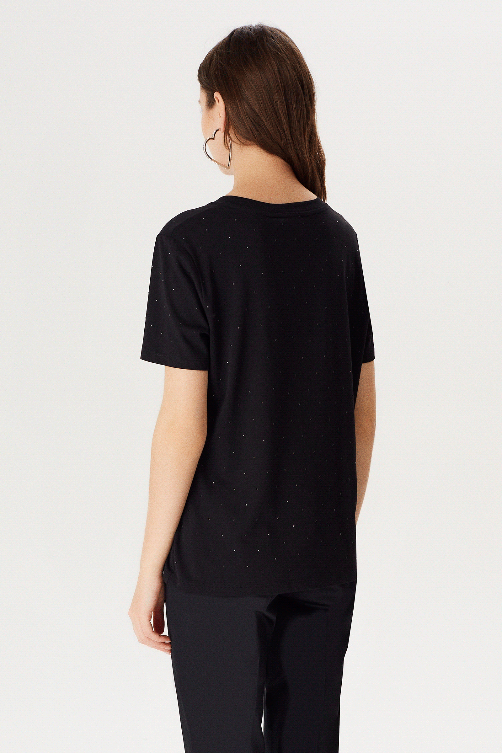 Önü Taşlı V Yakalı T-shirt