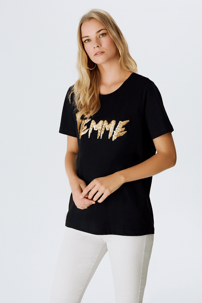 Pul İşlemeli T-shirt
