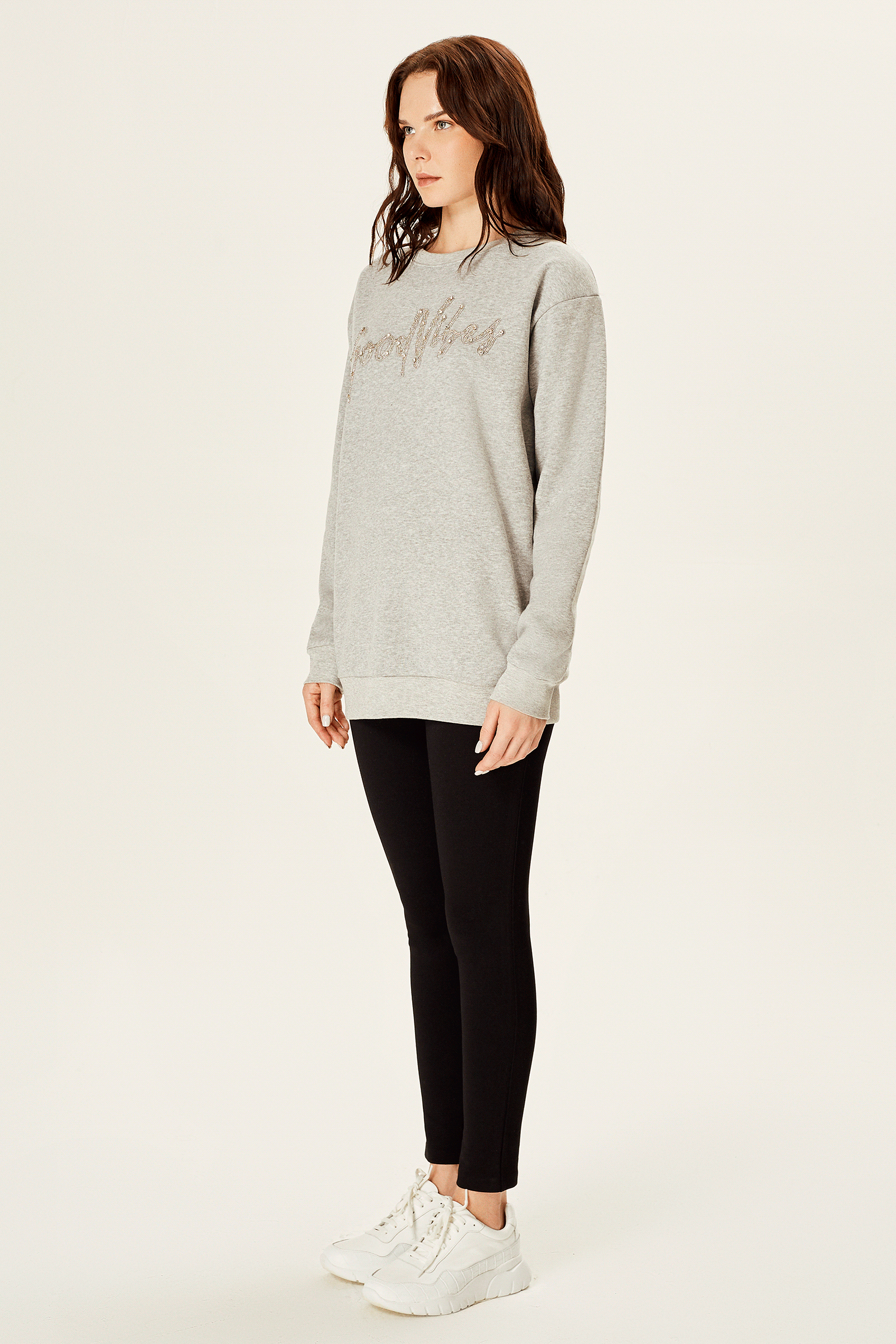 Taş İşlemeli Sweatshirt