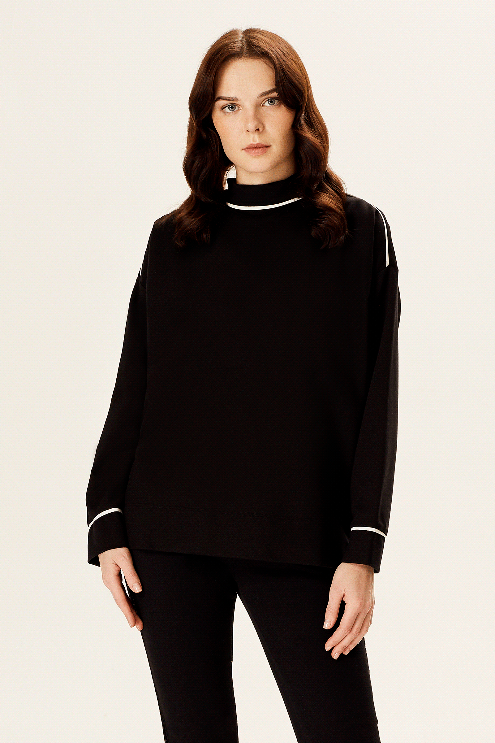 Dik Yaka Sweatshirt