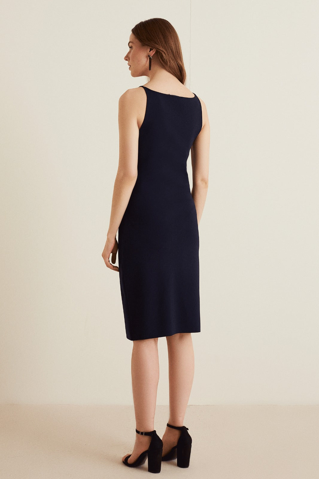 Balıksırtı Desenli Askılı Triko Elbise