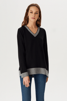 Zincir Detaylı  V Yaka Triko Bluz