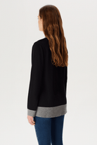 Zincir Detaylı  V Yaka Triko Bluz